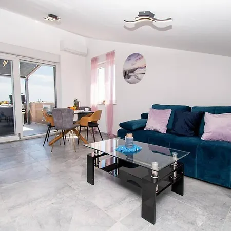 Apartment Megy Mit Meerblick In Medulin,istrien