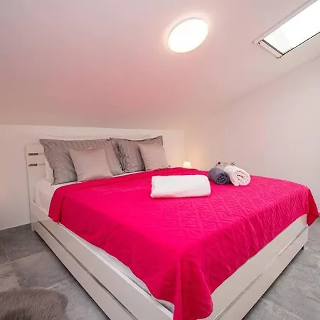 Megy Mit Meerblick In Medulin,istrien Apartment *