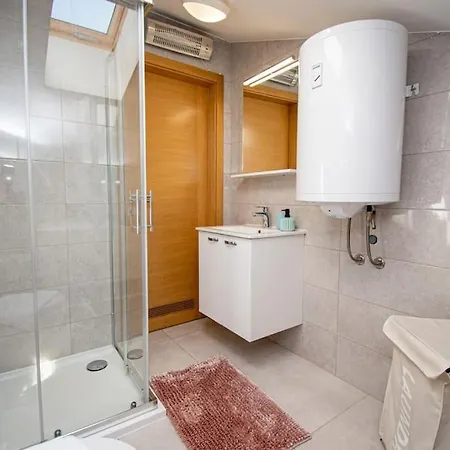 Apartment Megy Mit Meerblick In Medulin,istrien Medulin
