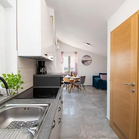 Appartamento Megy Mit Meerblick In Medulin,istrien *