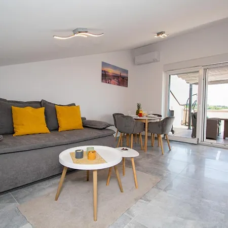 Megy Mit Meerblick In Medulin,istrien Apartment